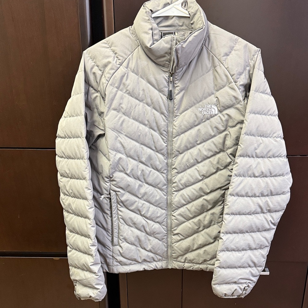 The North Face Light Gray Quilted Jacket 550